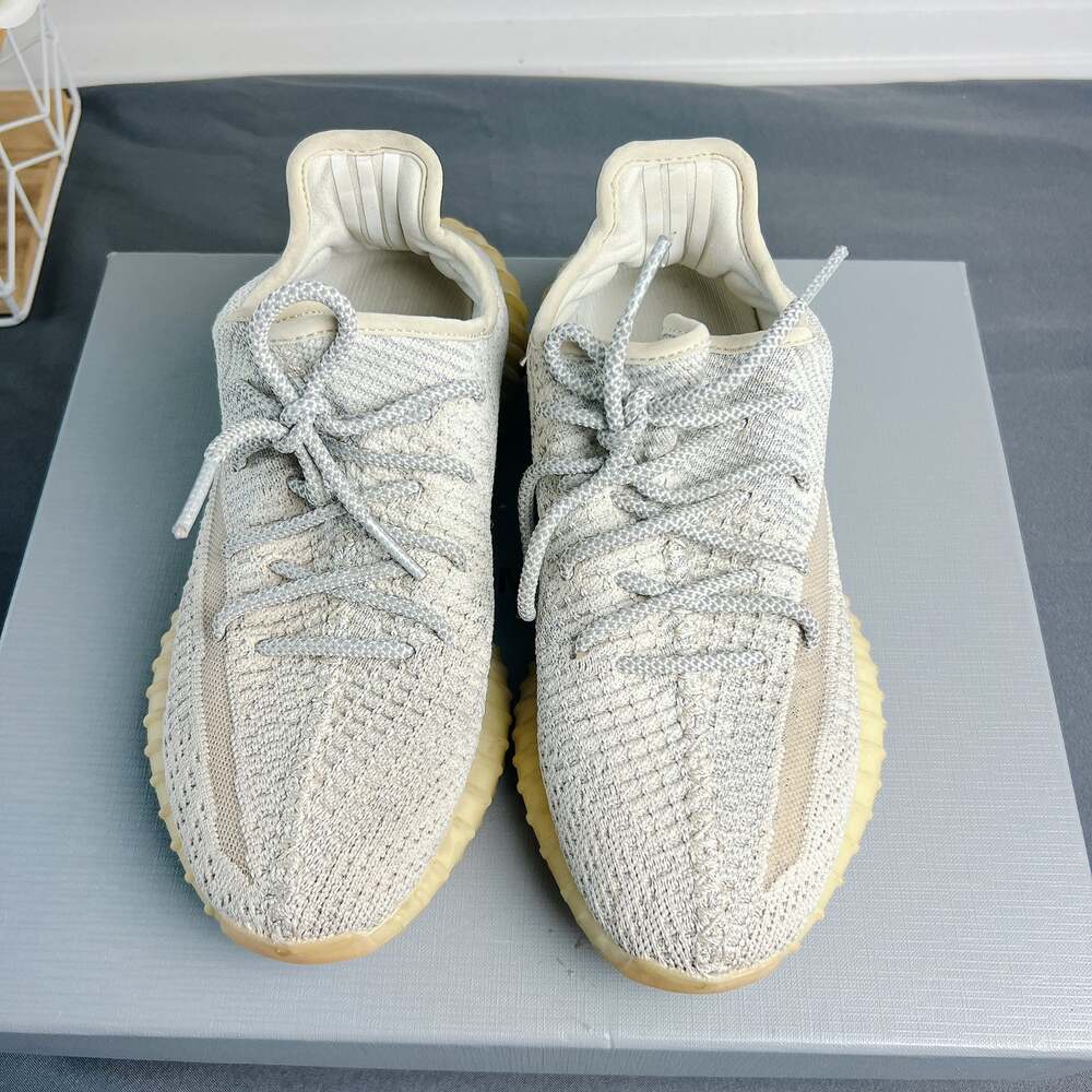 adidas Yeezy Boost 350 V2 Hyperspace Size 6.5 Men